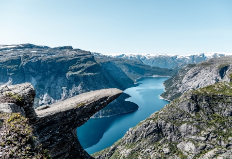 Trolltunga, Norway_dong-zhang-ILYVeUgPkmI-unsplash