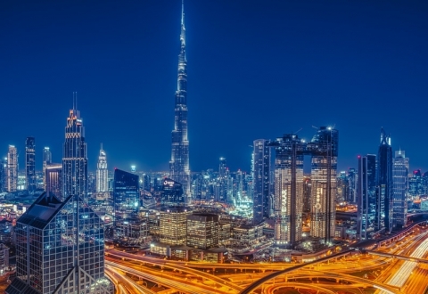 photo-1559717201-fbb671ff56b7-dubai